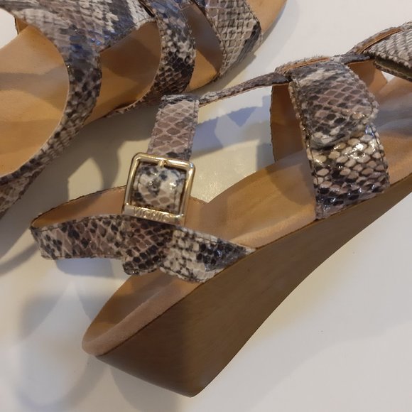 Vionic Glenda Sandals size 9 - Picture 4 of 6